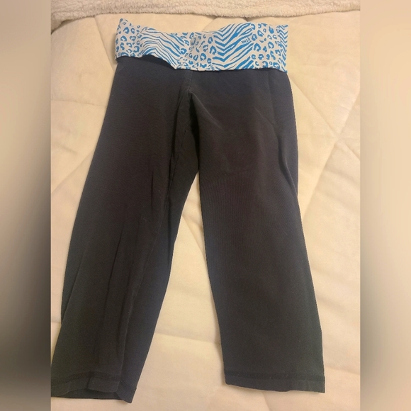 Capri Tights - Picture 2 of 2